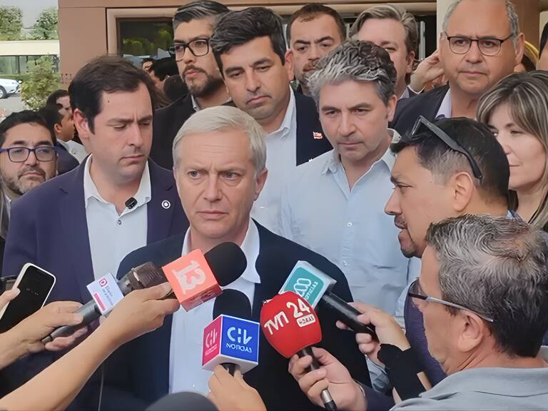 Kast acepta invitación de Parisi para “ganarse los votos” y remarca diferencia con Jara