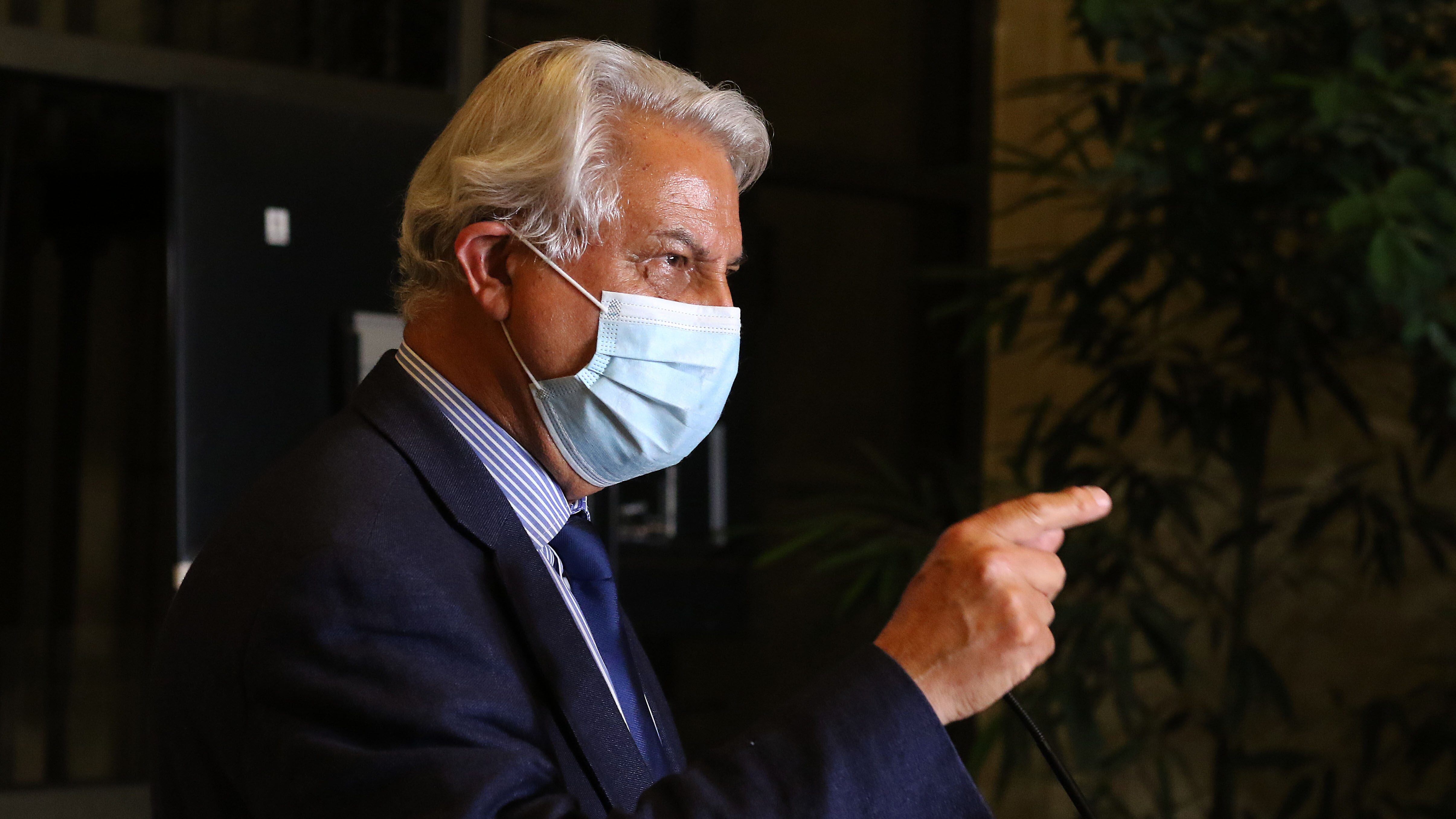 Diputado Jaime Naranjo habló con la prensa tras intervención de 15 horas