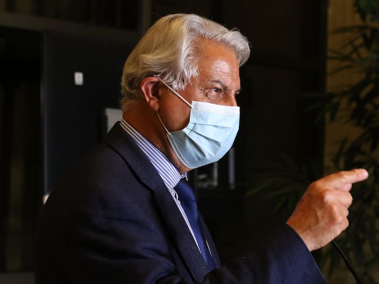 Diputado Jaime Naranjo habló con la prensa tras intervención de 15 horas