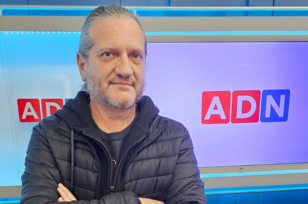 Dario Sztajnszrajber presentó su nuevo libro "El amor es imposible": "Es una invitación a desarmar las ideas tajantes que tenemos"