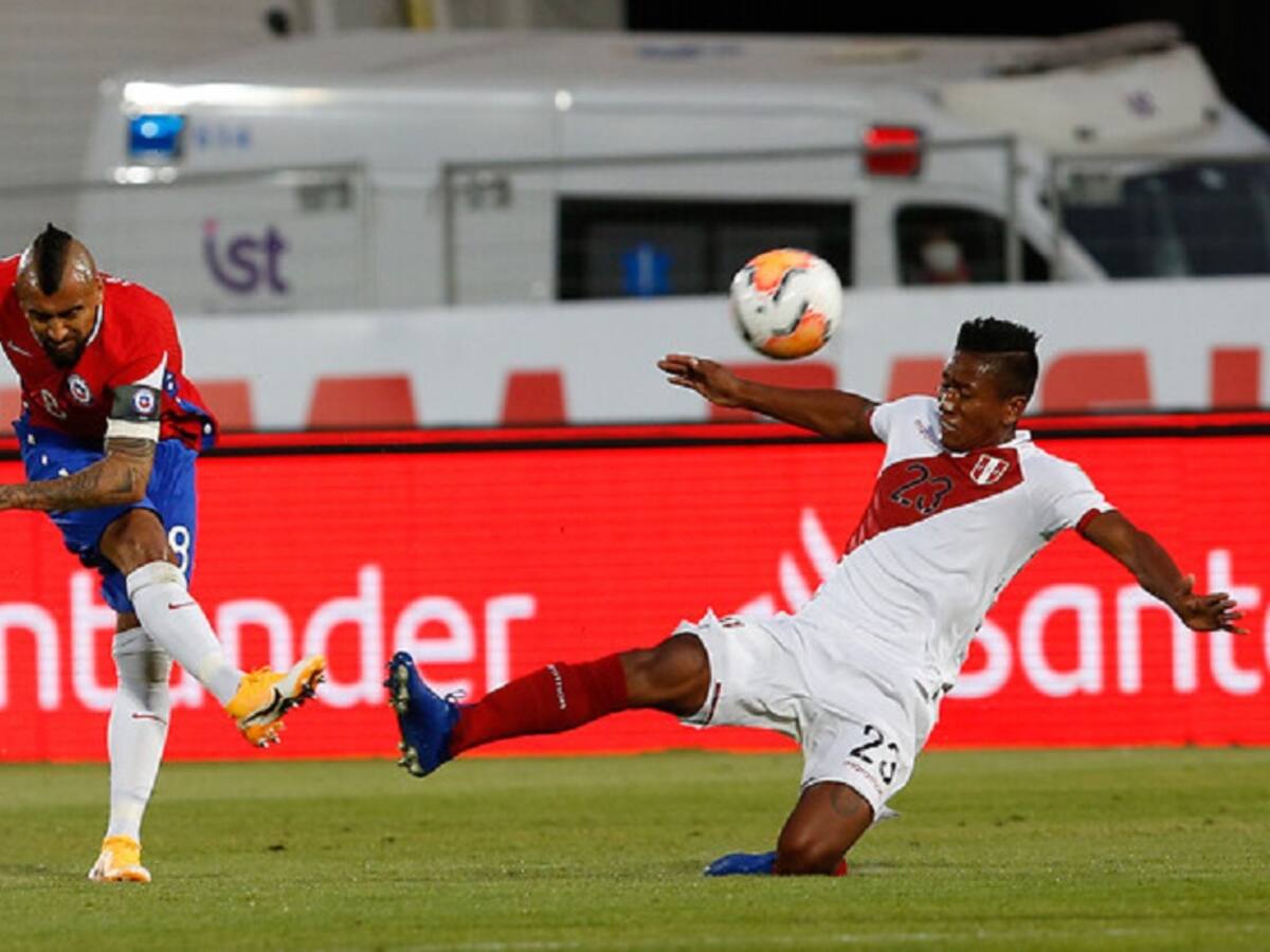 El tremendo golazo de Arturo Vidal que abrió la ruta del triunfo parcial ante Perú