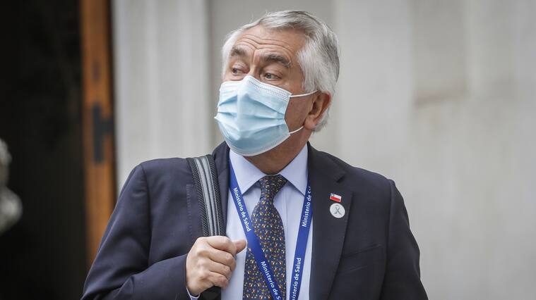 El ministro de Salud, Enrique Paris