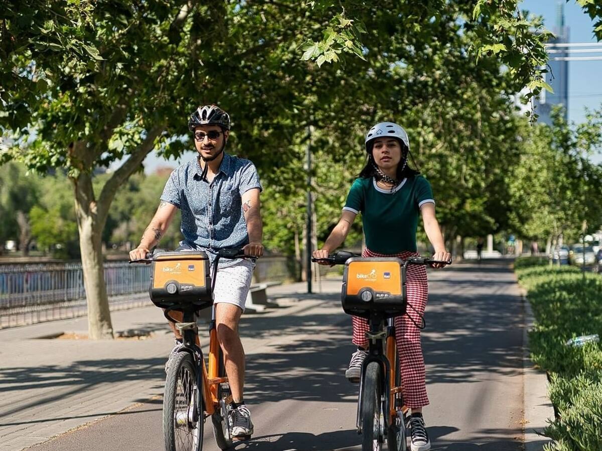 “Parte de nuestro ADN es auspiciar e impulsar el deporte”: Bike Itaú lanza un mes de uso gratuito de sus bicicletas en Santiago
