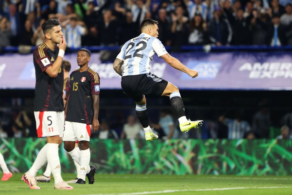 BUENOS AIRES, ARGENTINA - NOVEMBER 19: Lautaro Martinez of Argentina celebrates after scoring the team's first goal during the South American FIFA World Cup 2026 Qualifier match between Argentina and Peru at Estadio Alberto J. Armando on November 19, 2024 in Buenos Aires, Argentina. (Photo by Daniel Jayo/Getty Images)