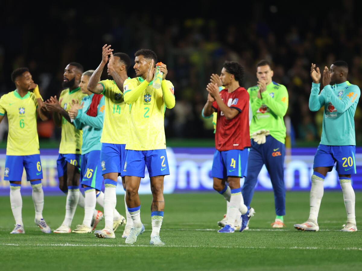 DT de Brasil responde a pifias de sus hinchas y pide “paciencia” tras vencer por la mínima a Ecuador