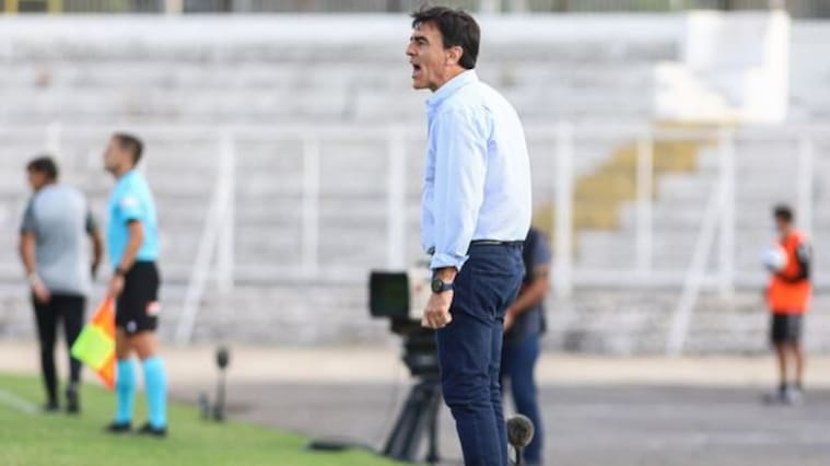 Gustavo Quinteros se quejó por la programación del duelo ante La Calera: "No hay justicia deportiva para Colo Colo"