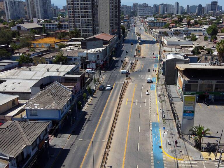 26 de Diciembre del 2020/ SANTIAGO
Imágenes Aéreas, durante inicio de la operación del Corredor Independencia, con el fin de priorizar el transporte público, mejorando los tiempos de viajes y la frecuencia de los buses para los usuarios, en medio de la pandemia de covid-19.
Fotos: JOSÉ FRANCISCO ZUÑIGA/ AGENCIAUNO