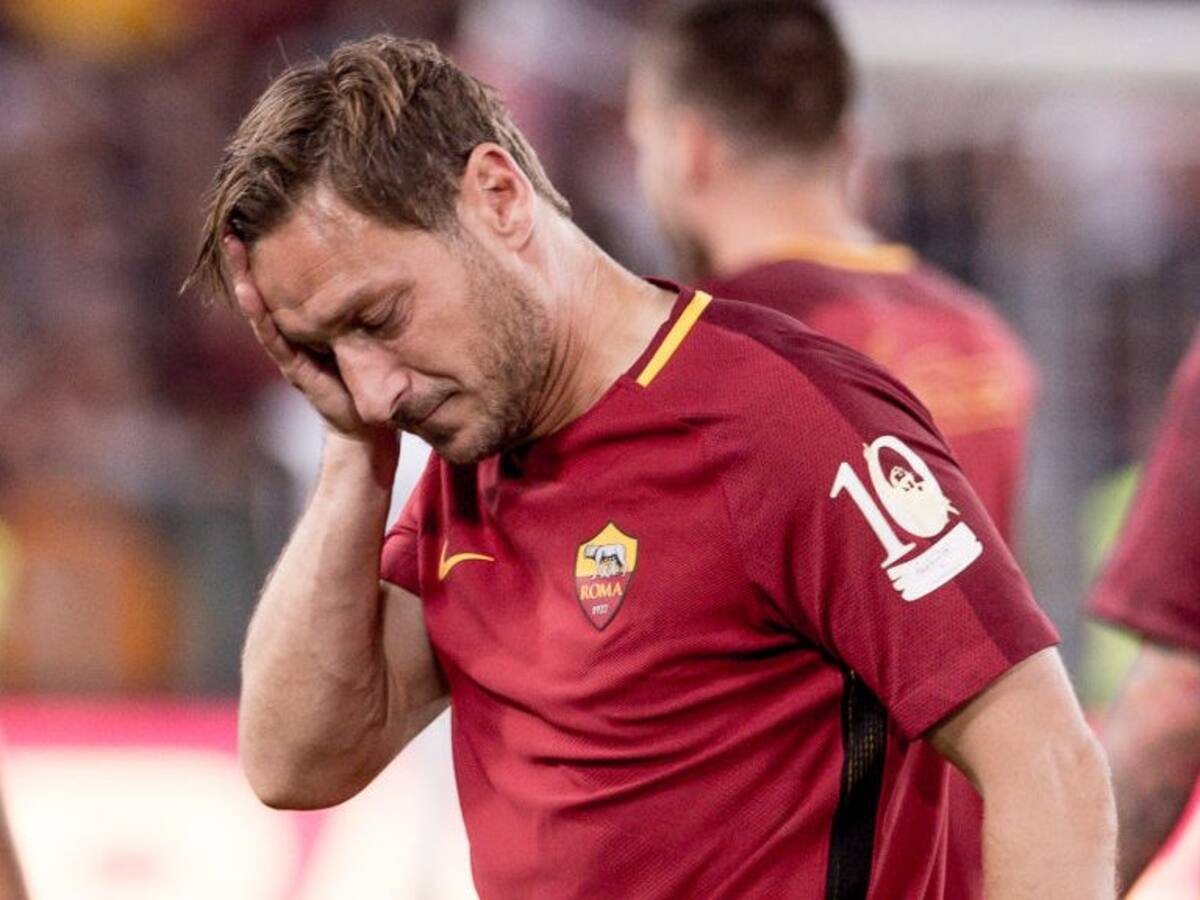 Con fiebre y en cuarentena: Francesco Totti dio positivo por Covid-19
