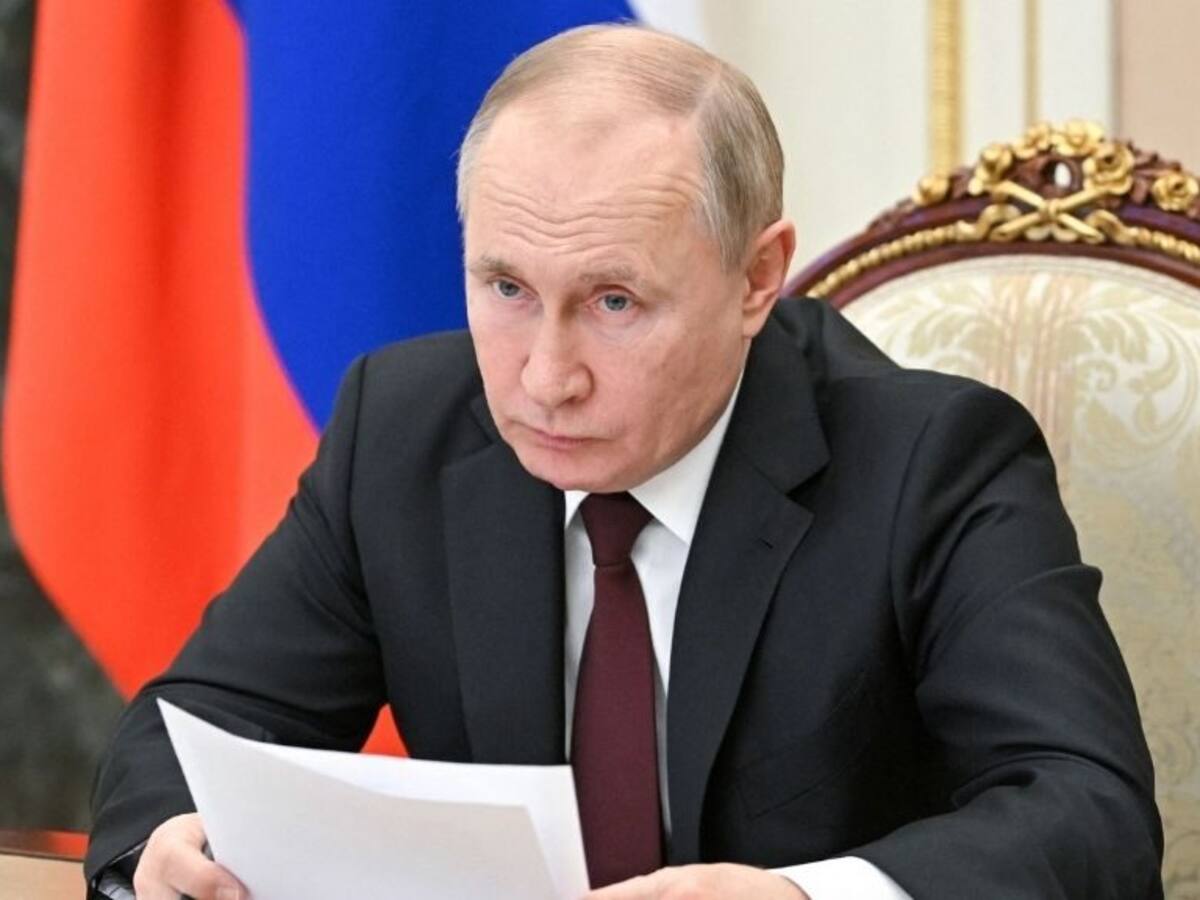 Putin se compromete a detener ataques contra población civil en Ucrania tras conversación con Macron