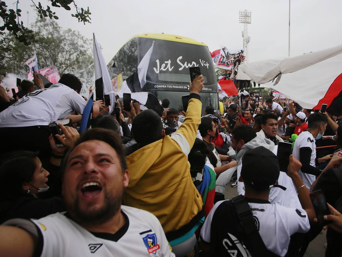 «Hermoso»: Así registró Javier Parraguez el arengazo albo desde el bus de Colo-Colo