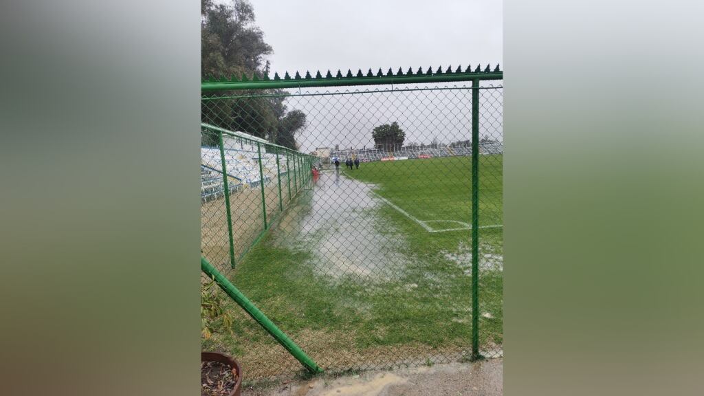 Duelo entre Deportes Santa Cruz y Deportes Antofagasta es suspendido por las fuertes lluvias en la zona central