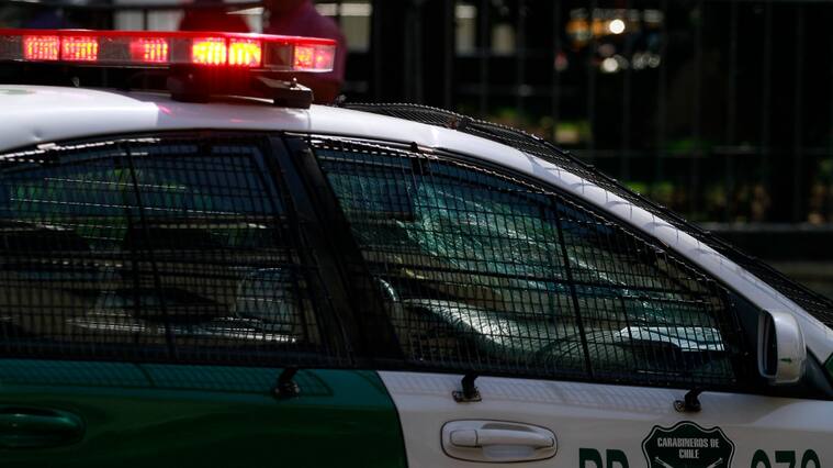 Carabineros detiene a cuatro individuos que circulaban a bordo de un vehículo robado por Chicureo