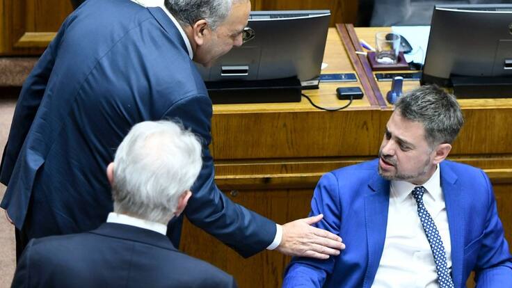 “¡Corrupto!”: el tenso cruce entre Daniel Manouchehri y Fidel Espinoza durante AC contra Ulloa