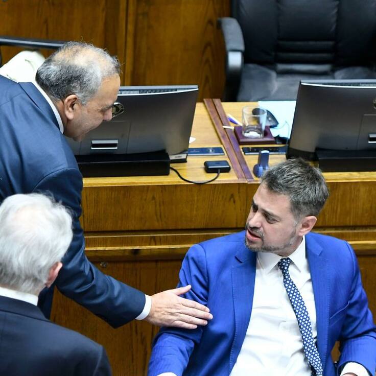 “¡Corrupto!”: el tenso cruce entre Daniel Manouchehri y Fidel Espinoza durante AC contra Ulloa