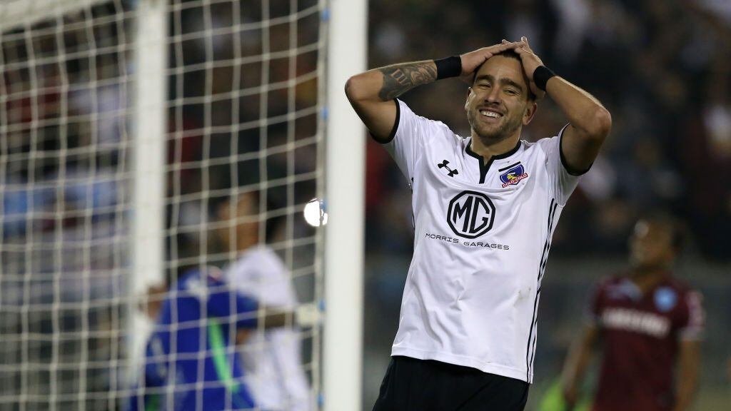 Chile's Colo-Colo player Matias Zaldivia reacts during their Copa Libertadores football match at the Monumental stadium in Santiago, Chile, on May 15, 2018. (Photo by CLAUDIO REYES / AFP)        (Photo credit should read CLAUDIO REYES/AFP via Getty Images)