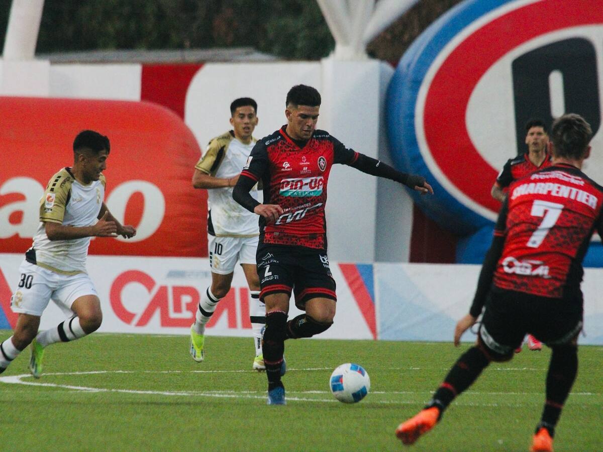 Dormirá como líder: Coquimbo Unido derrota a Deportes Limache y mantiene su invicto en el Campeonato Nacional 2025