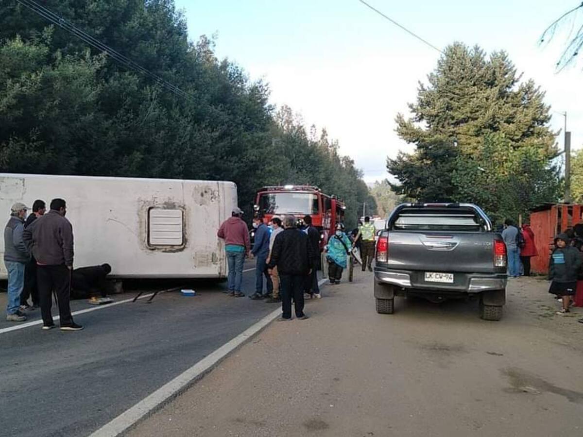 Bus colectivo volcó en ruta que une Concepción con Florida: ocho personas resultaron lesionadas