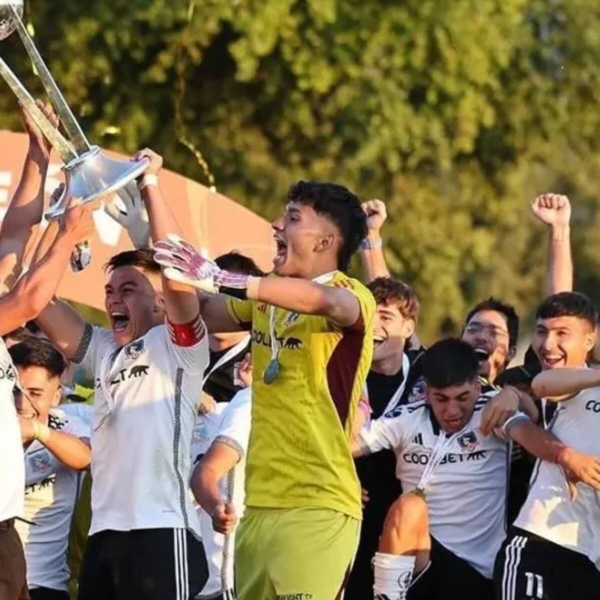 La dupla Héctor Tapia-Juan Ramírez toma fuerza para asumir en el fútbol joven de Colo Colo