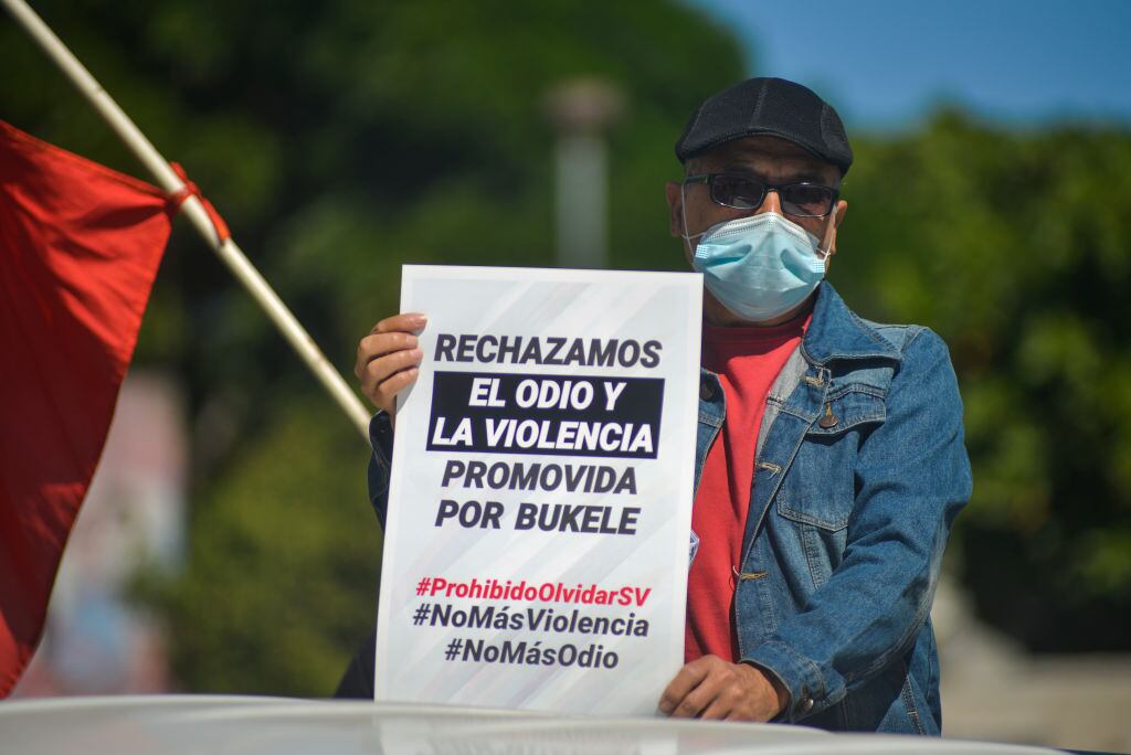 Manifestación contra la violencia política en El Salvador