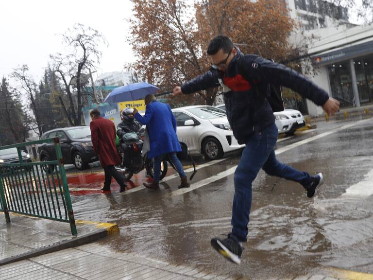 Lluvia en Santiago: ¿Qué día y a qué hora vuelven las precipitaciones en la región Metropolitana?