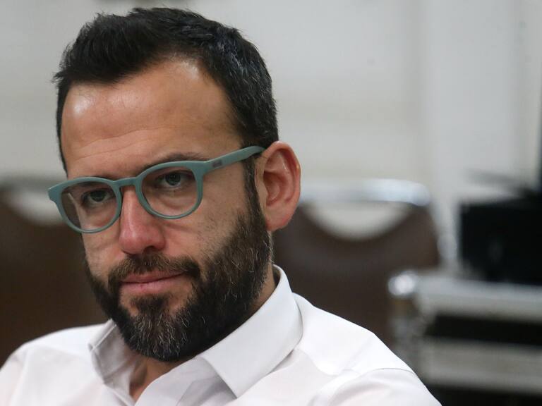 03 de Diciembre de 2019/SANTIAGO Jefes de todas las bancadas de diputados de oposicin se renen con bloque sindical de Unidad Social para intercambiar propuestas y definir agenda legislativa que permitan avanzar en mayores derechos laborales.(en la imagen Pablo Vidal)
FOTO: CRISTOBAL ESCOBAR/AGENCIAUNO