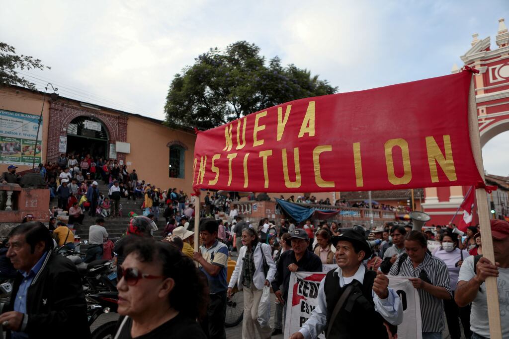 Manifestación contra el gobierno de sucesión en Ayacucho del Perú