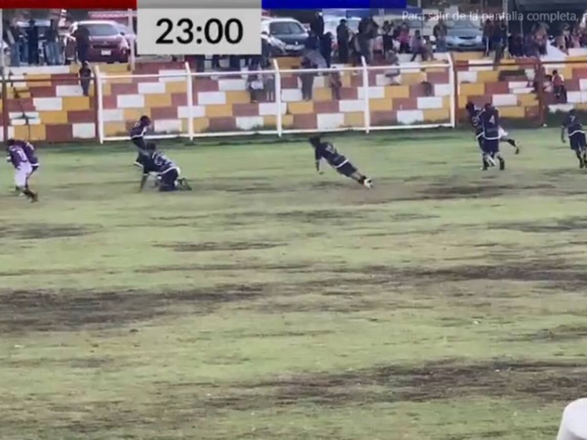 Impactantes imágenes: un rayo cayó en pleno partido y provocó la muerte de un jugador en Perú