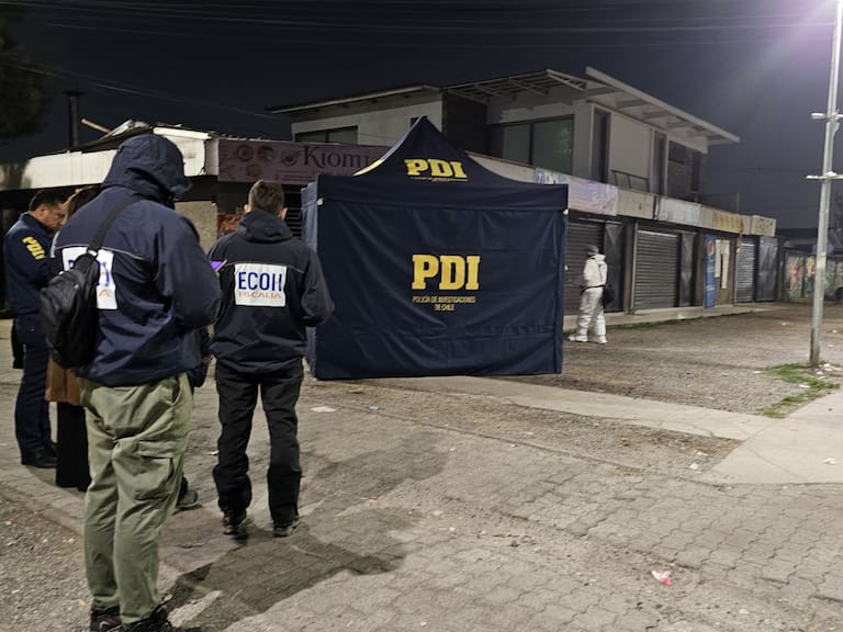 Hombre muere tras recibir múltiples disparos en Pedro Aguirre Cerda: ataque también dejó herida a trabajadora de un local