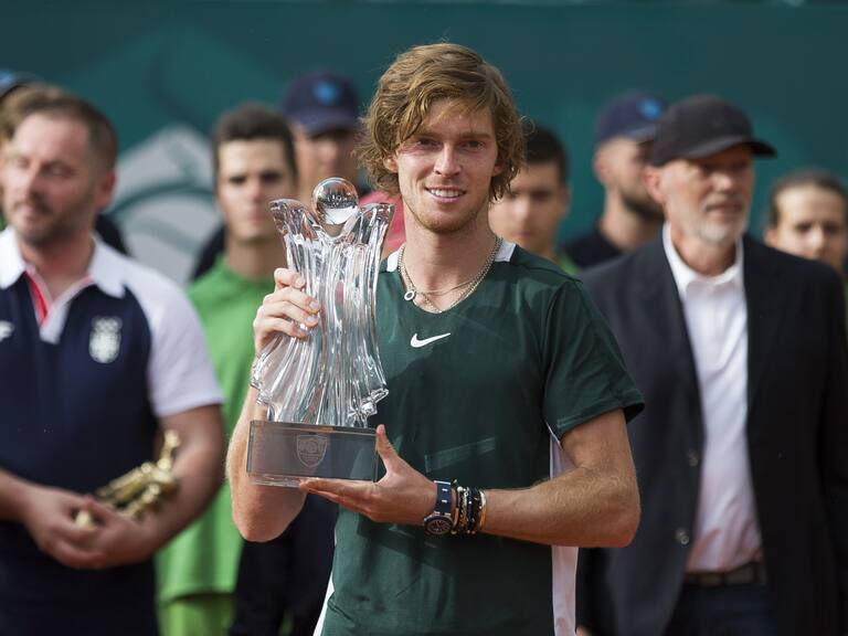 Rublev arrasó con Djokovic en territorio serbio y se coronó campeón del ATP de Belgrado