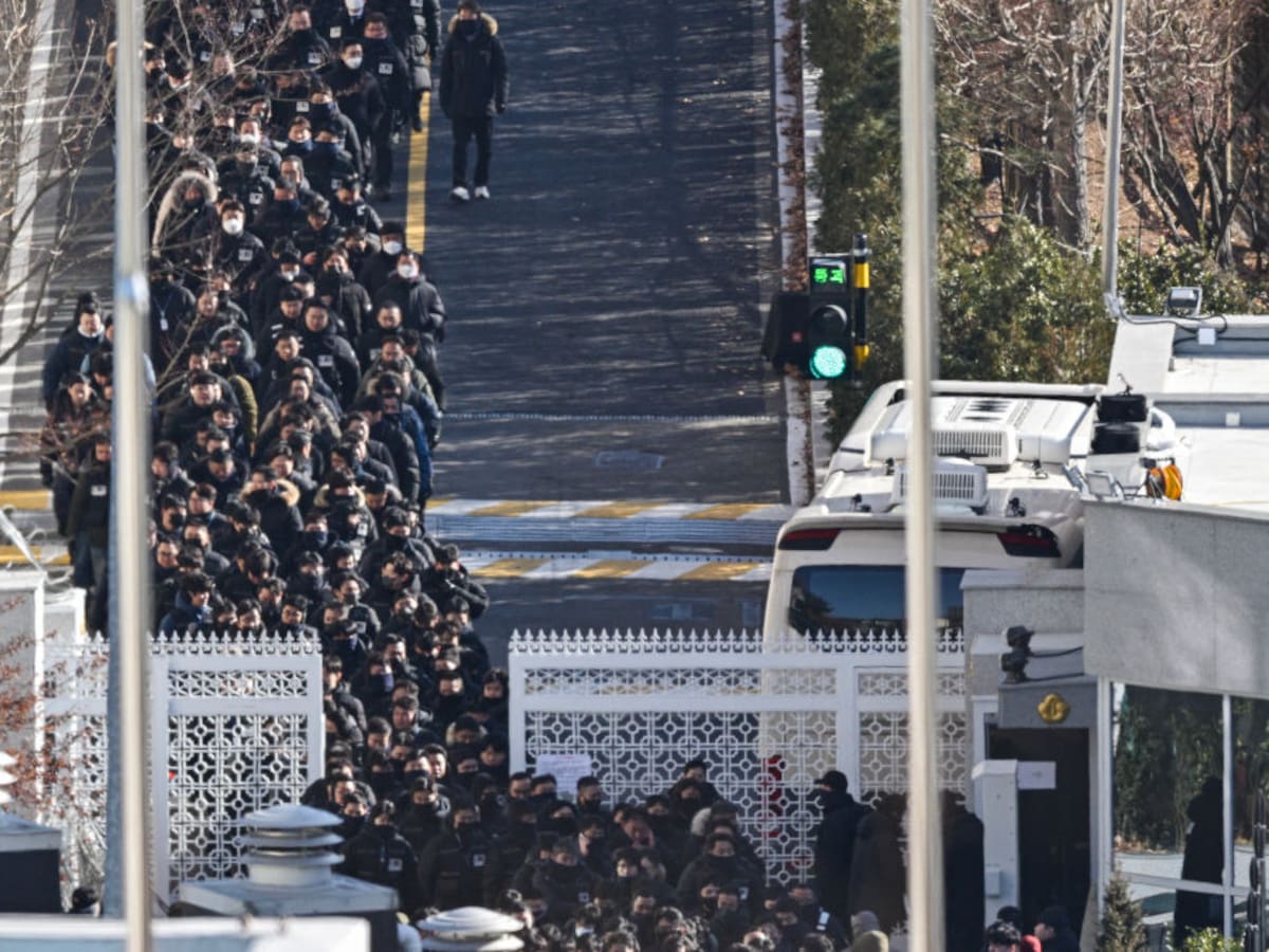 Corea del Sur ve un amplio operativo policial para la detención del presidente destituido