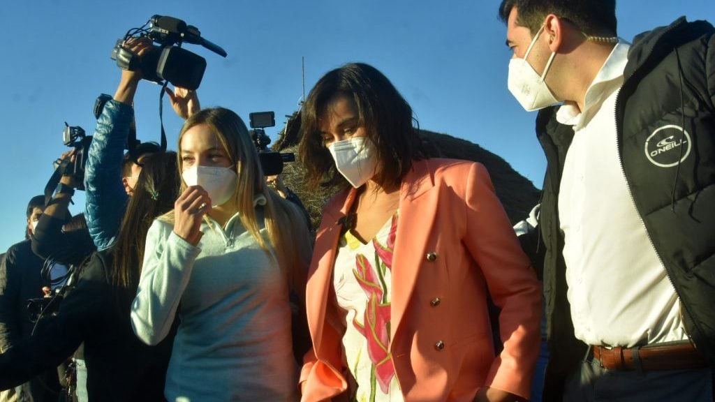 15 MARZO 2022 / TEMUCOLa ministra del Interior  Izkia Siches, visita Wallmapu acompañada de otros ministros para articular trabajo en terreno  en Ruca Maquehue, Camino Hospital Nuevo Padre Las Casas,  
FOTO:HECTOR ANDRADE /AGENCIAUNO