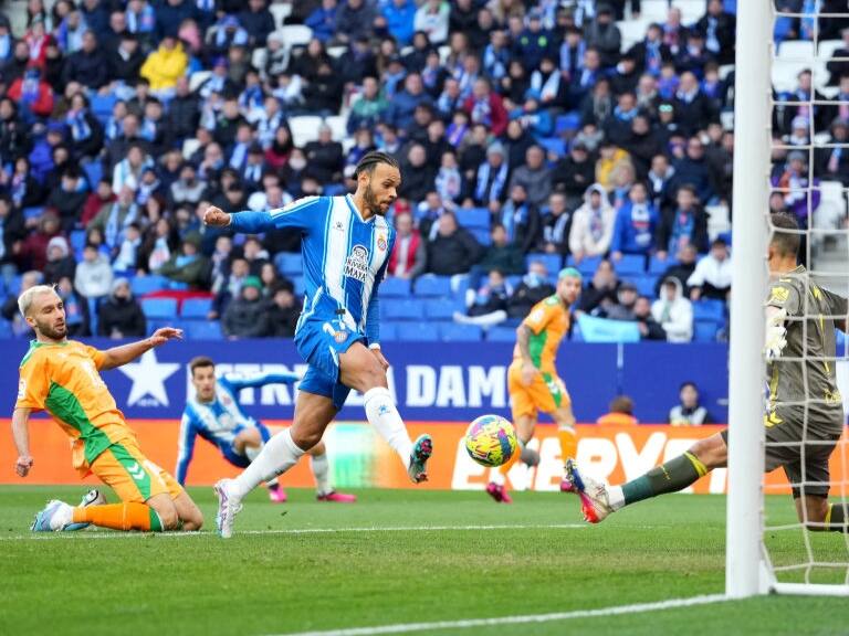 Con Claudio Bravo como titular: Real Betis no levanta cabeza y pierde ante Espanyol en La Liga