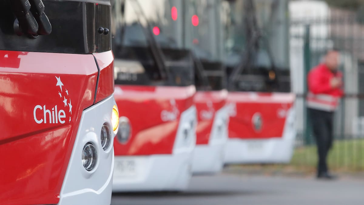 Transporte público en Chile: la fórmula que busca modernizar buses sin reducir recorridos