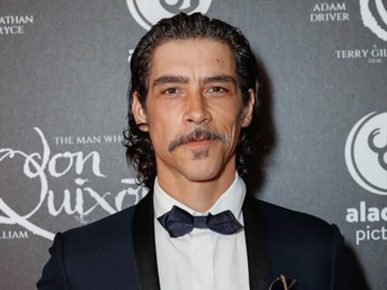 Actor que interpreta a Luisito Rey: «De Luis Miguel solo conozco dos canciones y ni me las sé»