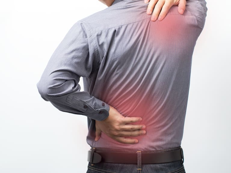 Este es el secreto para aliviar el dolor de espalda, según un fisioterapeuta