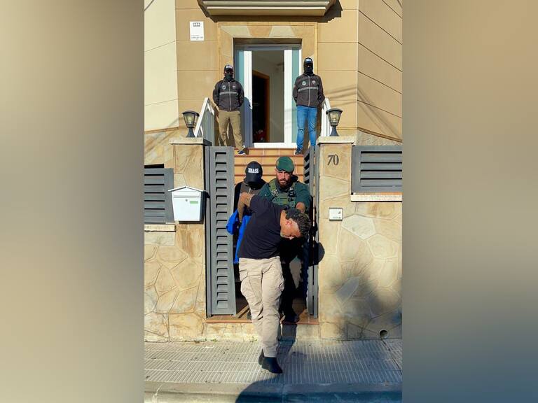 Líderes de banda criminal ecuatoriana son detenidos en España: estarían detrás del ataque a canal televisivo TC y de 250 homicidios