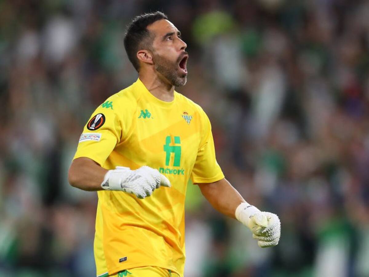 «¡Ingeniero, tiene que ser titular!»: Hinchas del Real Betis se rindieron a los pies de Claudio Bravo