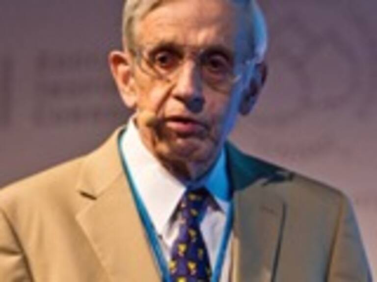 ¿En qué consiste el aporte a la teoría de juegos de John Nash?