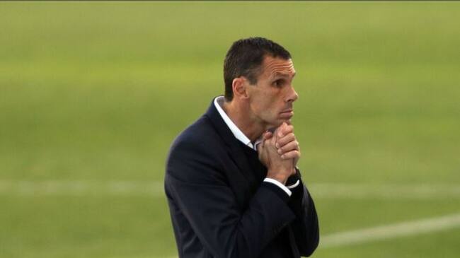 Gustavo Poyet y las dudas en Universidad Católica más allá del rendimiento en cancha