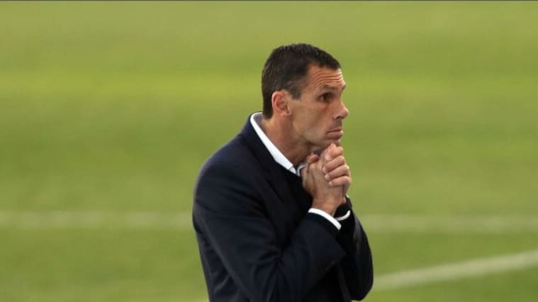 Gustavo Poyet y las dudas en Universidad Católica más allá del rendimiento en cancha