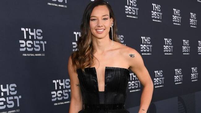 Christiane Endler agradece su inclusión en la oncena ideal del The Best: "Orgullosa y feliz de haber sido parte de esta fiesta del fútbol"