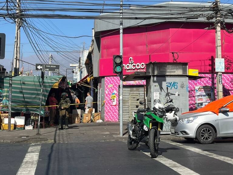 Balacera en Barrio Franklin: acribillan a un hombre al interior de su automóvil y en plena vía pública