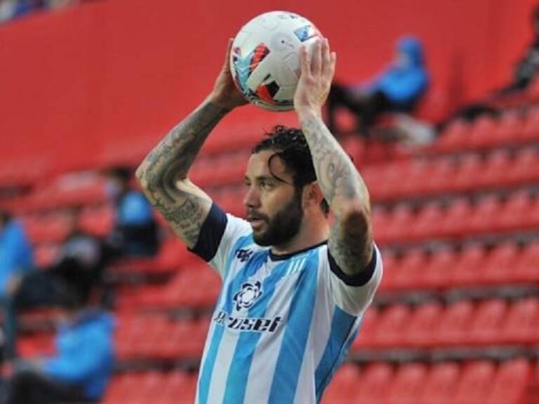 Eugenio Mena se retiró lesionado en triunfo de Racing Club por la Copa Sudamericana