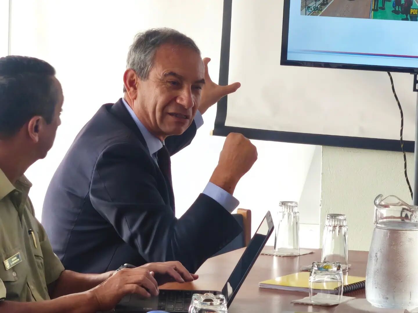 Comisionado de la Macrozona Norte revela detalles de vehículo que explotó en la frontera y defiende despliegue del Gobierno
