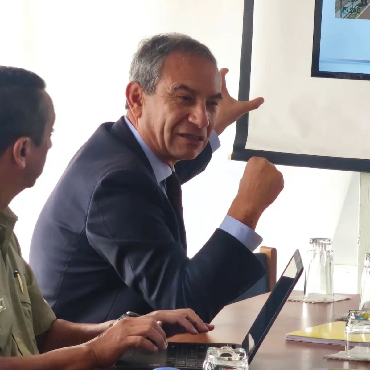 Comisionado de la Macrozona Norte revela detalles de vehículo que explotó en la frontera y defiende despliegue del Gobierno