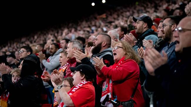 Cristiano Ronaldo agradece gesto de hinchas del Liverpool