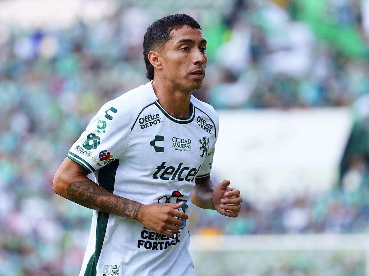 Difícil tarea: los motivos que alejan a Luciano Cabral como posible refuerzo de Colo Colo para el 2025