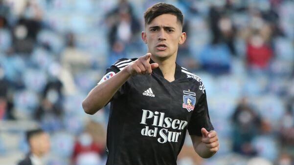 Pablo Solari ve su futuro en Colo Colo: "Estoy muy cómodo acá, me gustaría seguir"
