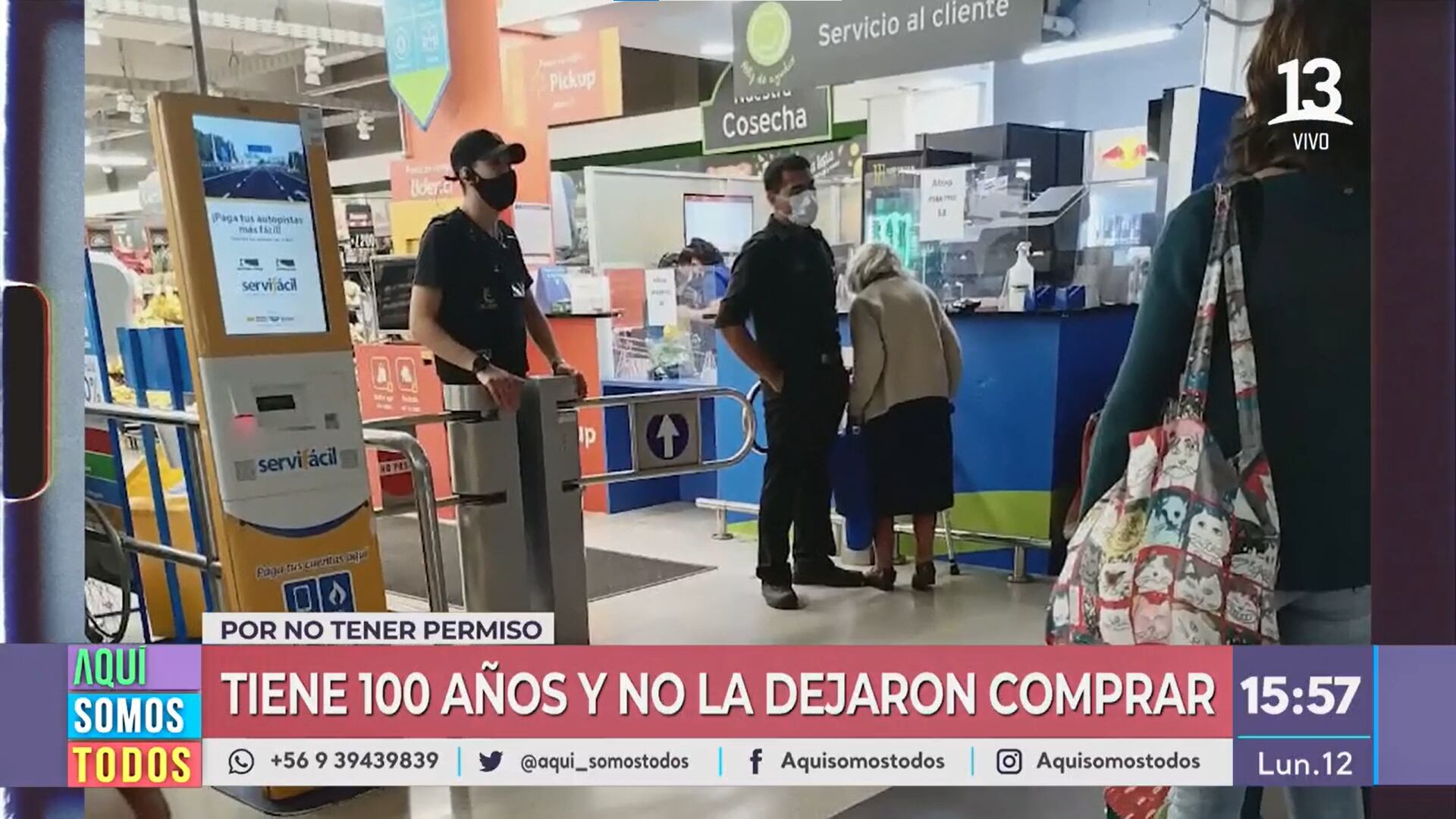 Mujer de 100 años le niegan la entrada