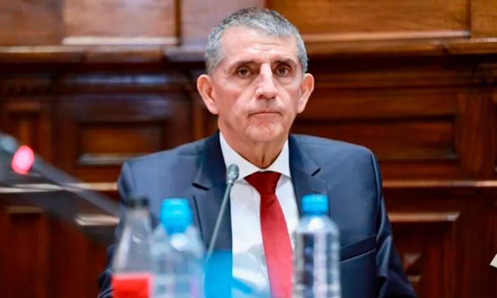 “Con las manos limpias”: ministro del Interior de Perú renuncia tras allanamiento a Dina Boluarte